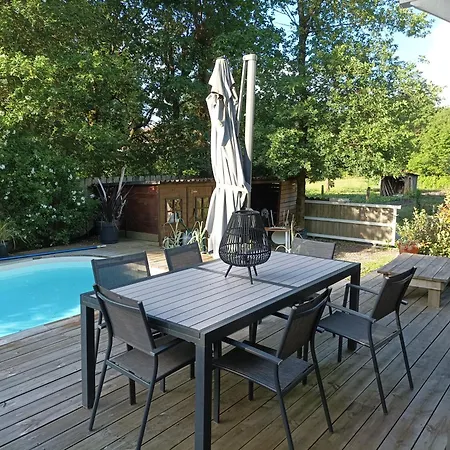 Belle Maison En Bois Сasa de vacaciones Mios